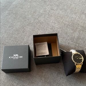 COACH
36mm
Women's Elliot Gold-Tone Stainless Steel Bracelet Watch